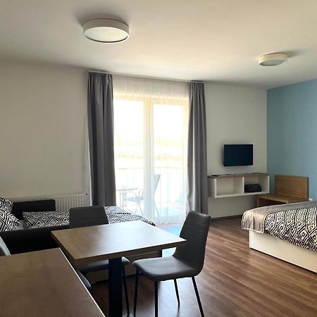 Berill Crystal Apartman Sarvar Exterior photo